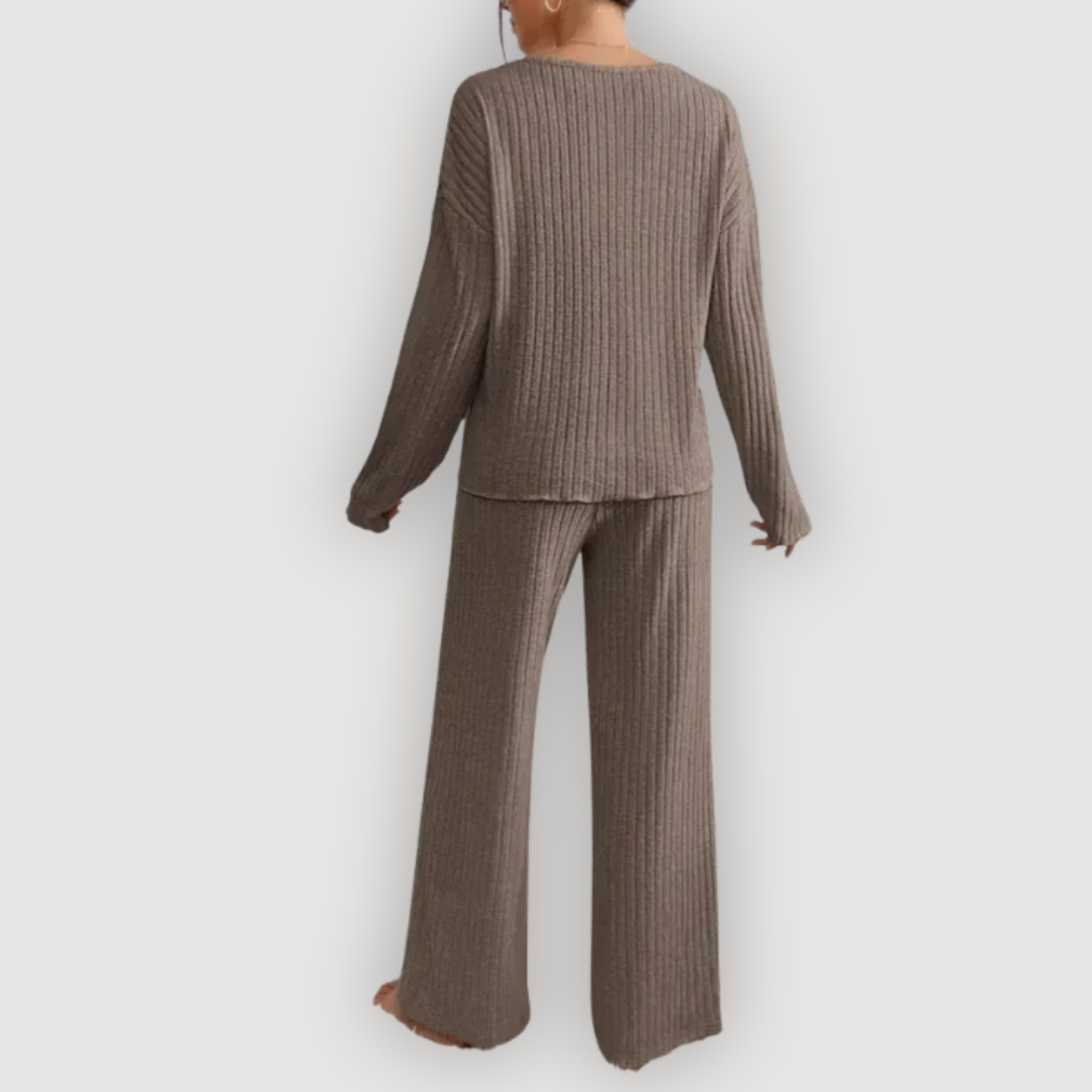 BRONTE – RELAXED KNIT SET