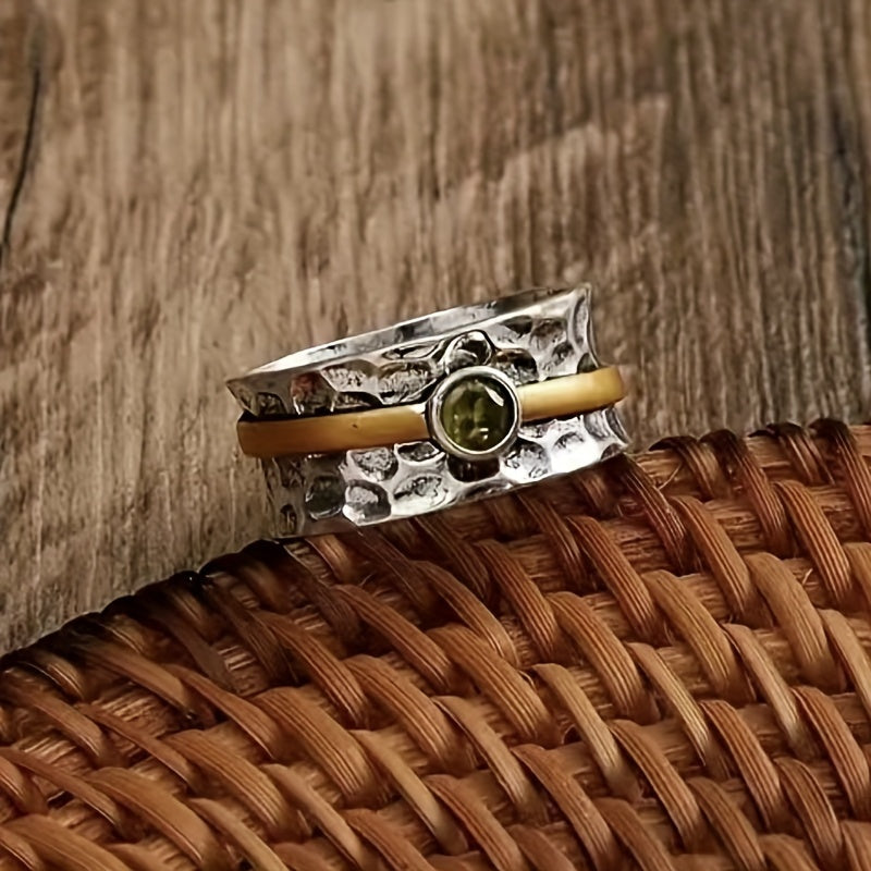 VERITY – ELEGANT GREEN RING