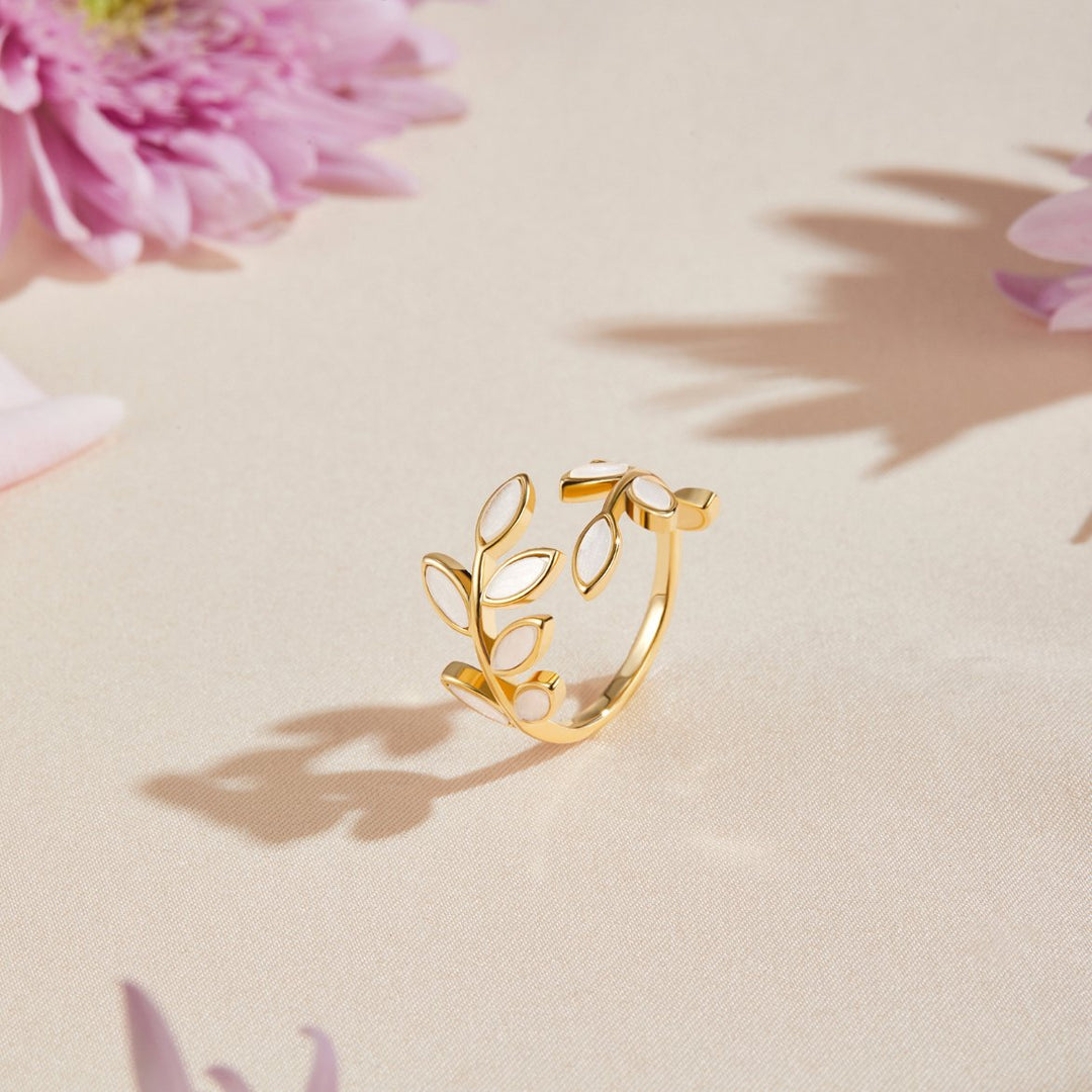 ELSWORTH – LEAFY GOLD RINGS